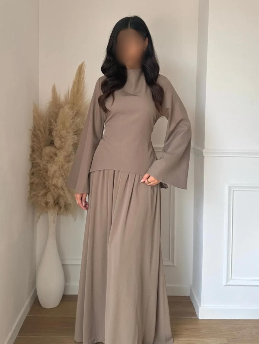 Al-Amira Set in taupe